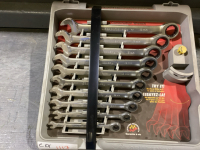 RATCHETING COMBINATION WRENCH SET - METRIC
