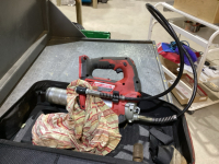MILWAUKEE CORDLESS GREASE GUN 18V - NO BATTERY