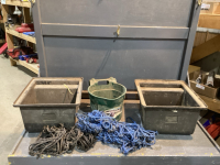 3 FENCE LINE FEEDERS & 3 HAY NETS