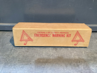 EMERGENCY WARNING KIT - 3 SAFETY TRIANGLES