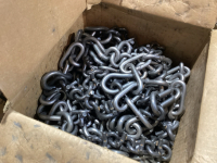 PAIR OF TRUCK TIRE CHAINS