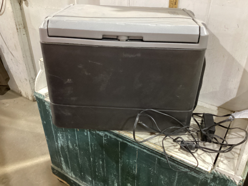 12 VOLT COOLER-COLEMAN