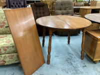 ROUND TABLE W/ 18" LEAF