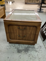 END TABLE W/ (2) DRAWERS