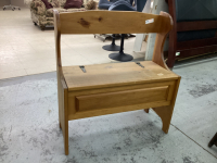 SMALL DEACONS BENCH W/ STORAGE