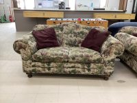 FLORALL LOVESEAT - GREEN/BEIGE/BURGUNDY TONES W/ (2) BURGUNDY THRO PILLOWS