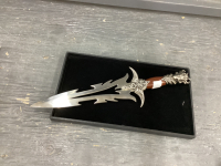 DECORATIVE BLADE