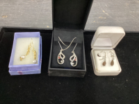 (3) PAIRS OF EARRINGS