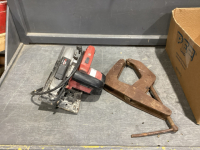 SKILSAW WITH LASER + OLDER CLAMP