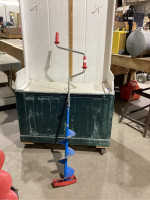 MANUAL ICE AUGER