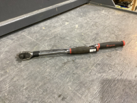 SNAP-ON 3/8&rdquo; RATCHET + 3/8&rdquo; BREAKER BAR
