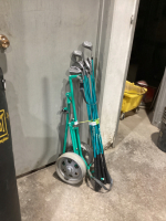 BUNDLE OF (9) GOLF CLUBS AND "SOFT RIDER" GOLF CADDY CART
