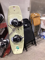 BILLA BONG PITTE WAKEBOARD W/ TORQ WATER BOOTS