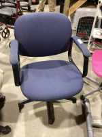 ROLLING OFFICE CHAIR - BLUE