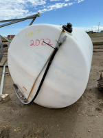 White Polly ( 32 % calcium cloride ) tank