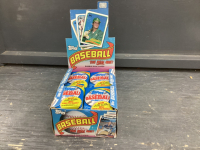 FULL BOX OF 1989 "TOPPS" BASEBALL TRADING CARDS W/ BUBBLE GUM