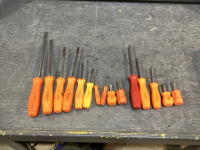 SET OF 15 SNAP-ON SCREWDRIVERS