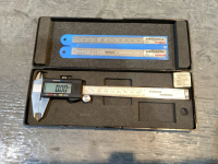 DIGITAL CALIPER + METRIC 150MM RULER