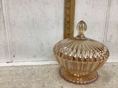 PEDESTAL COVERED CANDY DISH