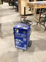 ASSOCIATED BATTERY CHARGER W/ ENGINE START - MODEL US20