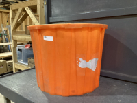 ORANGE LICK TUB