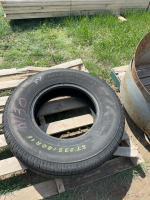 Single trailer tire