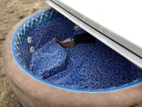 ROUND HOT TUB