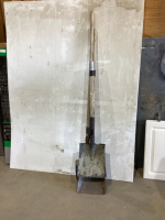 BUNDLE OF (3) SHOVELS