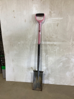 TRENCHING SHOVEL W/ TEETH ON ONE EDGE