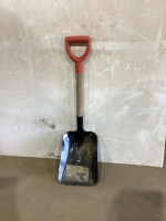 SMALL SCOOP SHOVEL - METAL HEAD
