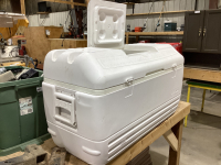 IGLOO LARGE COOLER