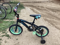 "THE HULK" KIDS HUFFY BIKE W/ TRAINING WHEELS