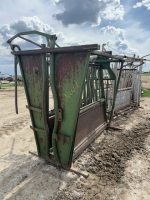 Powder River cattle squeeze