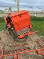 Implement mount Valmar 1620