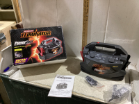 MOTOMASTER ELIMINATOR POWER PACK W/INVERTER - LOOKS NEW IN BOX