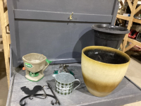 ASSORTED PLANTERS & SPREADER