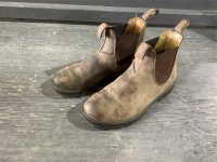 WOMEN'S BLUNDSTONE BOOTS