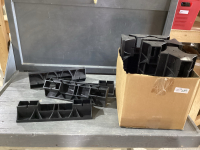 BOX OF SHELF LINKS - 12