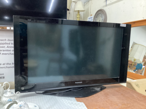 41" PANASONIC FLAT SCREEN TV - VIERA - NO REMOTE