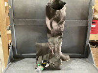 RED HEAD HIP WADERS, SIZE 9