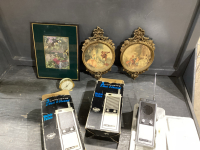 BOX VINTAGE WALKIE TALKIES, 3 PHOTO FRAMES