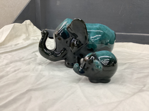 UNMARKED BMP ELEPHANT W/ BABY