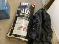 HOCKEY NET & HOCKEY BAG W/WHEELS
