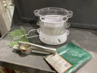 WESTINGHOUSE STEAMER RICE COOKER & TABLE CLOTH & RICE
