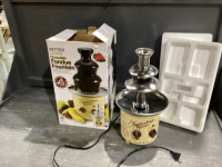 CHOCOLATE FONDUE FOUNTAIN