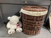 LAUNDRY HAMPER W/TEDDY BEAR