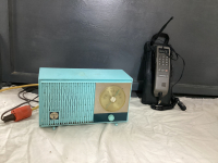 OLD PULSAR BAG PHONE & VINTAGE ZENITH RADIO