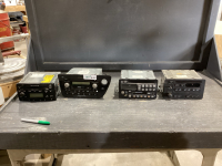 (4) VEHICLE STEREO UNITS