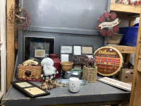 BOX OF MISC DECOR - BOTTLE CAP COFFEE SIGN, METAL STARS, KITCHEN GNOME, DECOR CREAM CAN,