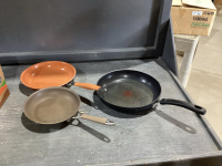 BOX WITH 3 FRYPANS